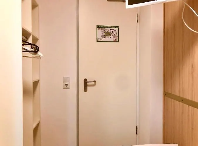 Andefu Am Kantpark Hotell 3*